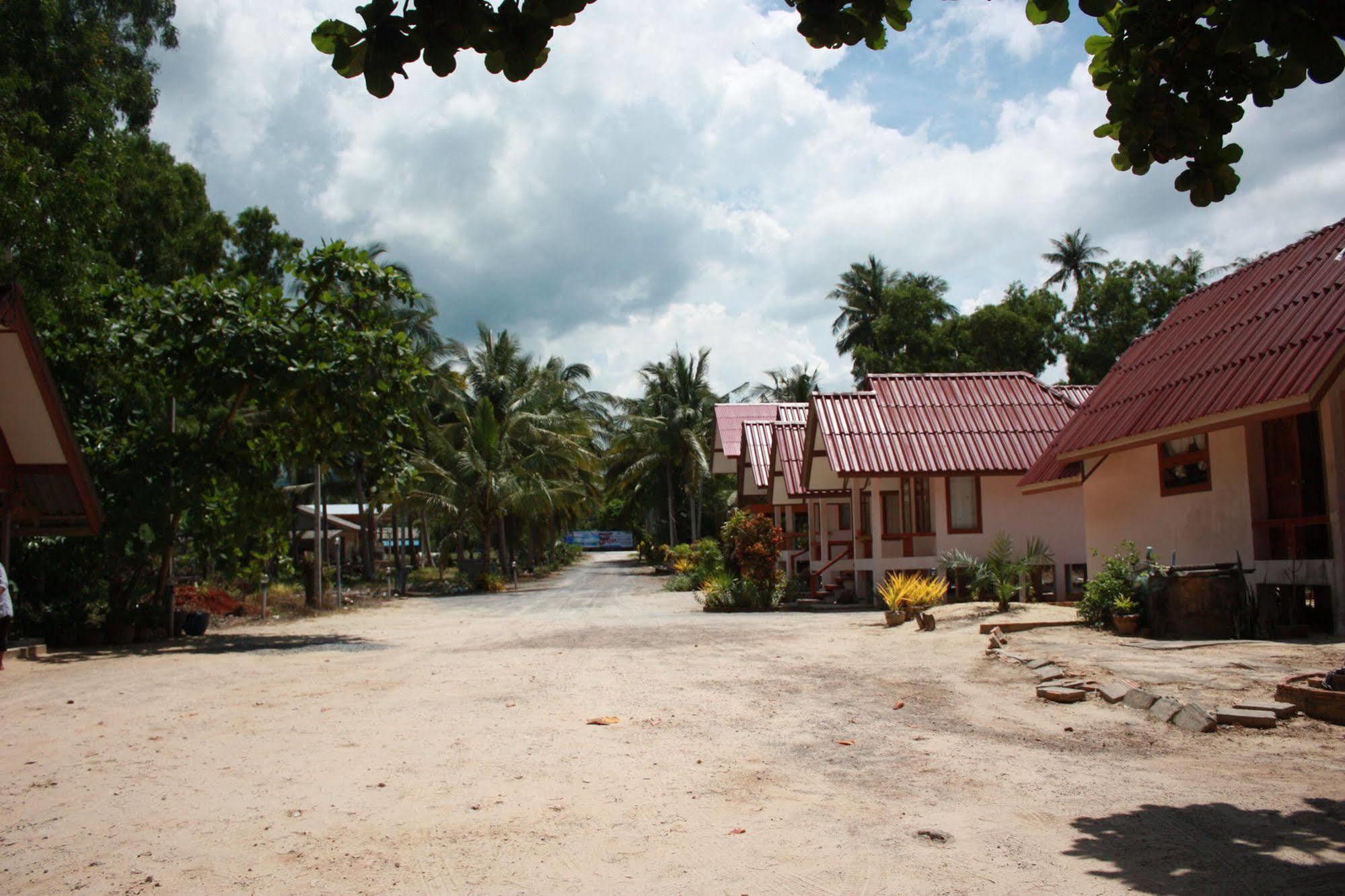 Phuphat Beach Resort 카놈 외부 사진